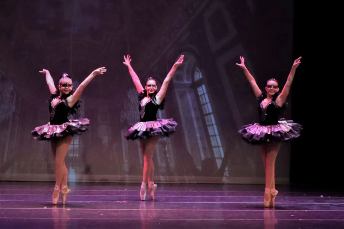 Dione Lopes Dance & Fitness