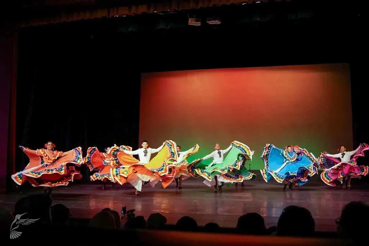 Ensamble Folclórico Colibrí